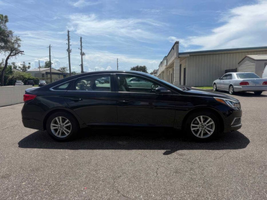 Hyundai Sonata SE      2017