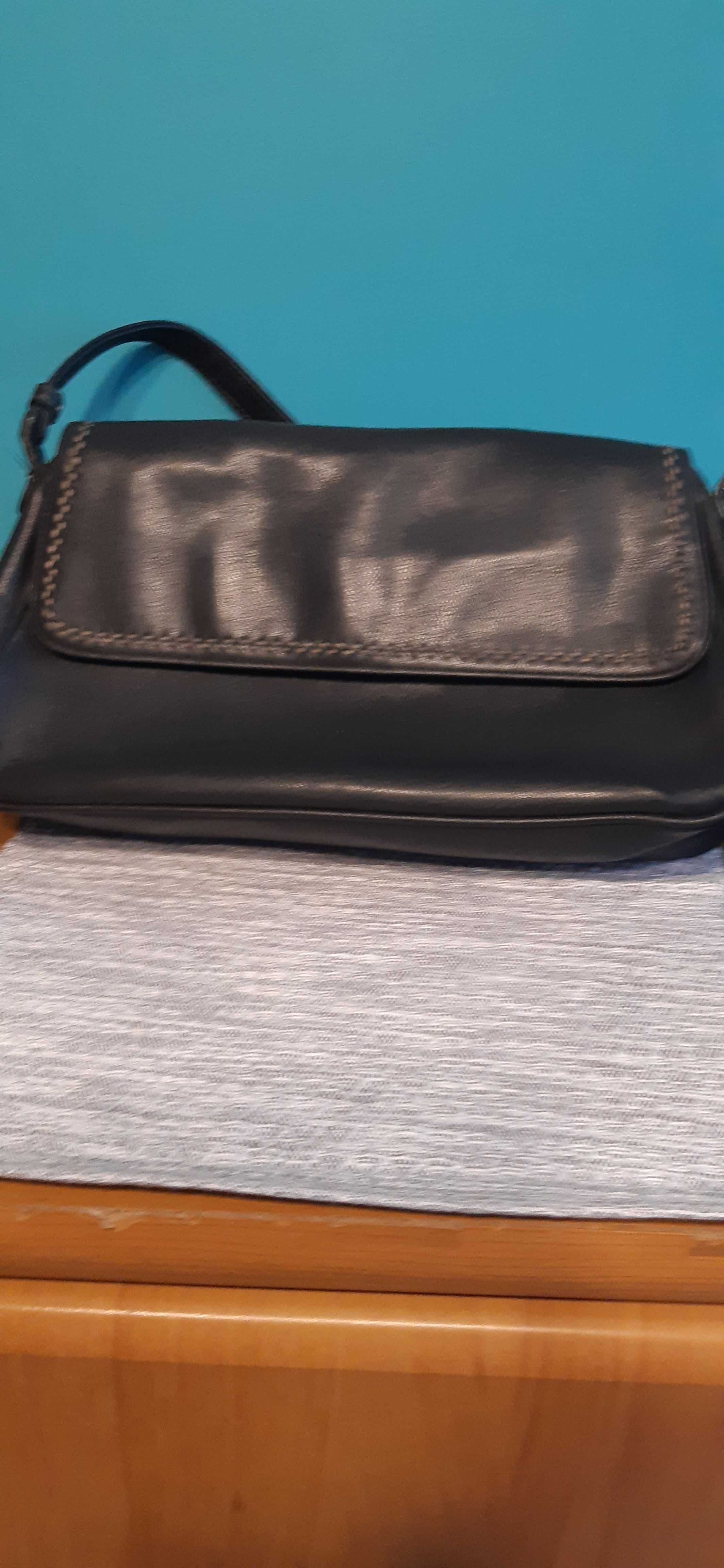 Torebka czarna skórzana