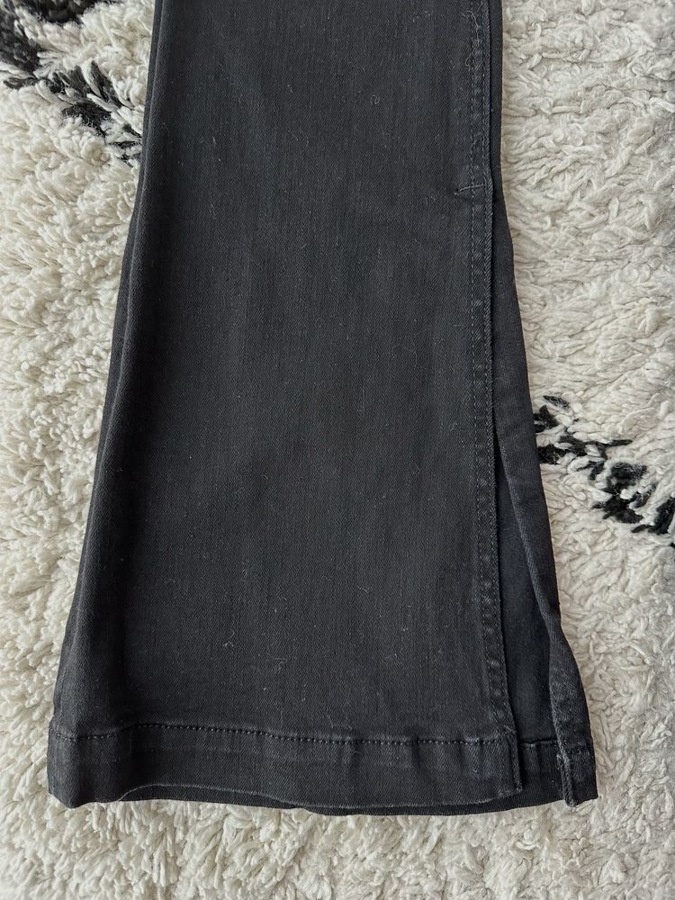 Flare jeans de ganga preta ZARA