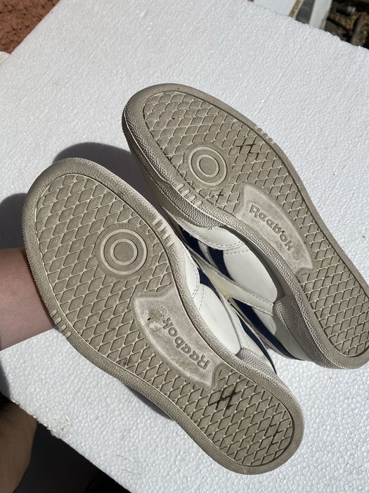 Tenis/sapatilhas Reebok. Sao creme, nao sao brancas.