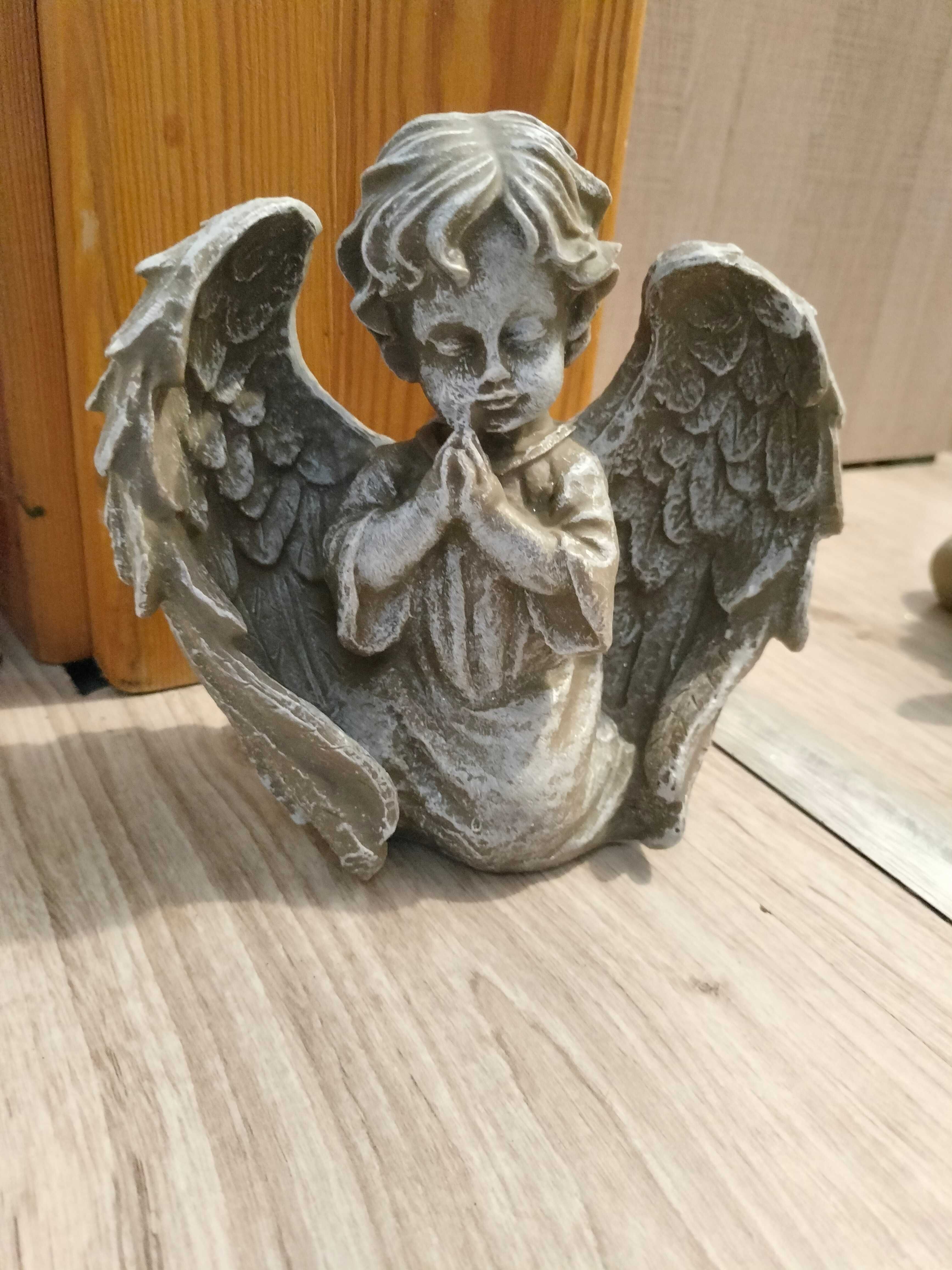Aniołek ceramiczny