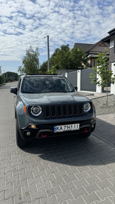 Продам Трейлхок з панорамою та люком, максимальна комплектація.