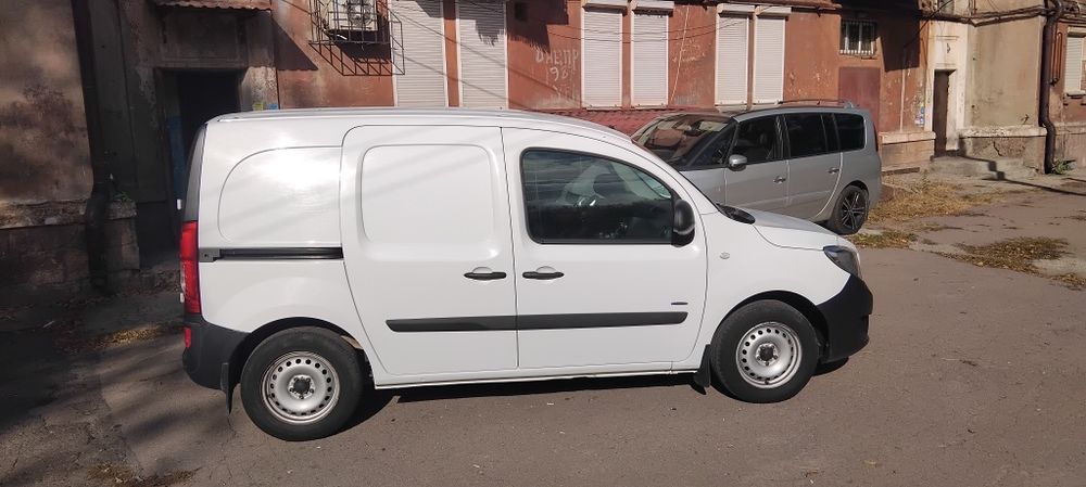 Мерседес сітан )