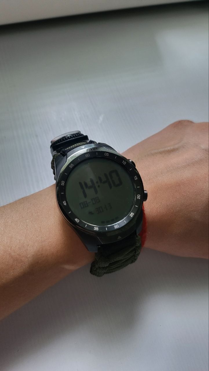 Тактические часы Mobvoi dual display на android WearOS / NFC GPay GPS