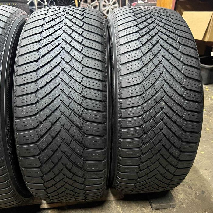 Шини 225/55 r17 Yokohama Bluearth Winter