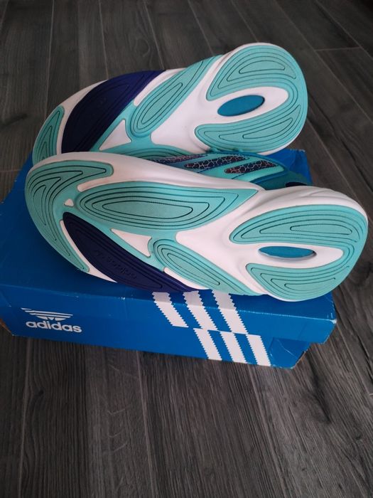 Кросівки Adidas Ozelia, оригінал