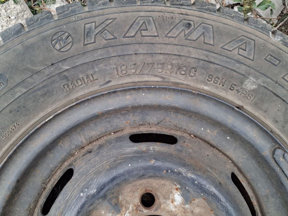 Шины б/у лотом: 2×185/75 R13 + 2x255/60 R17 (дёшево).