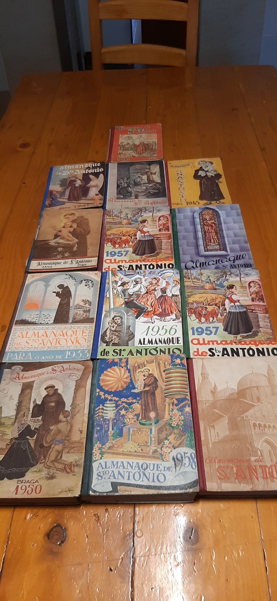 Antigos  Livros de Santo António São  13 em Excelente estado