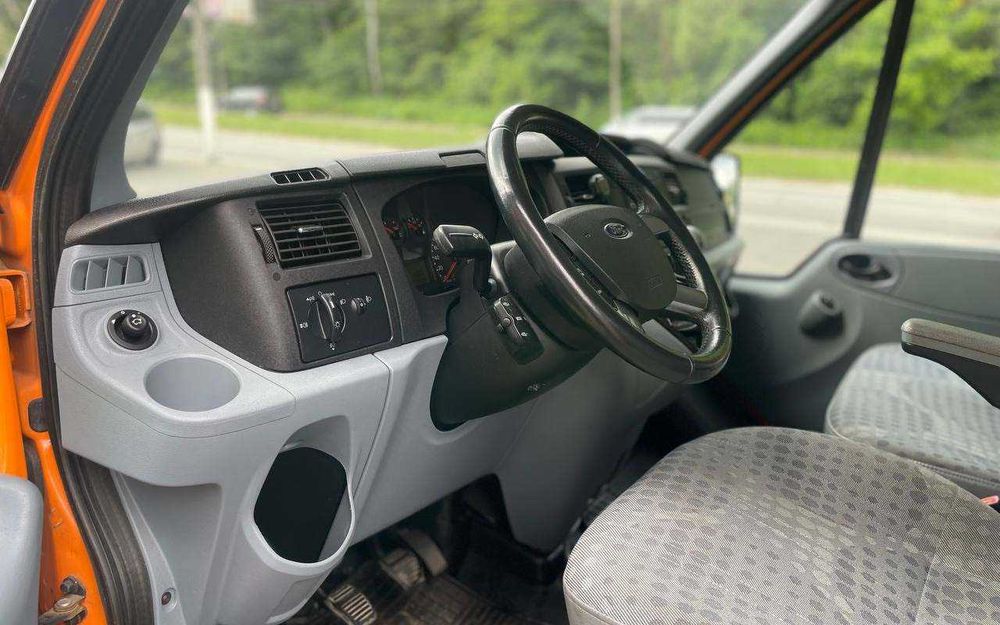Ford Transit 2011