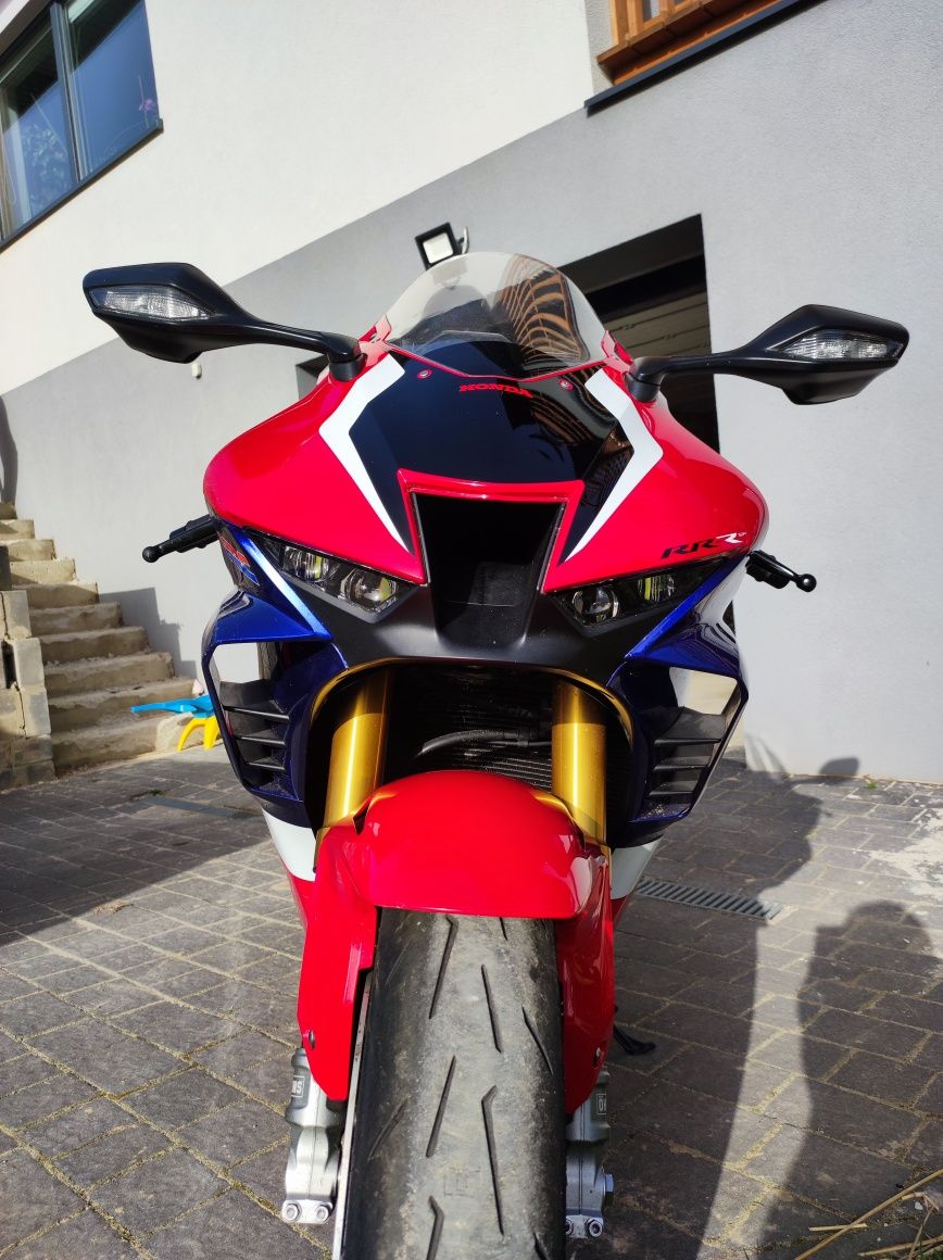CBR 1000 rr-r SP Fireblade, R1, S1000RR, Panigale, GSXR, ZX10R