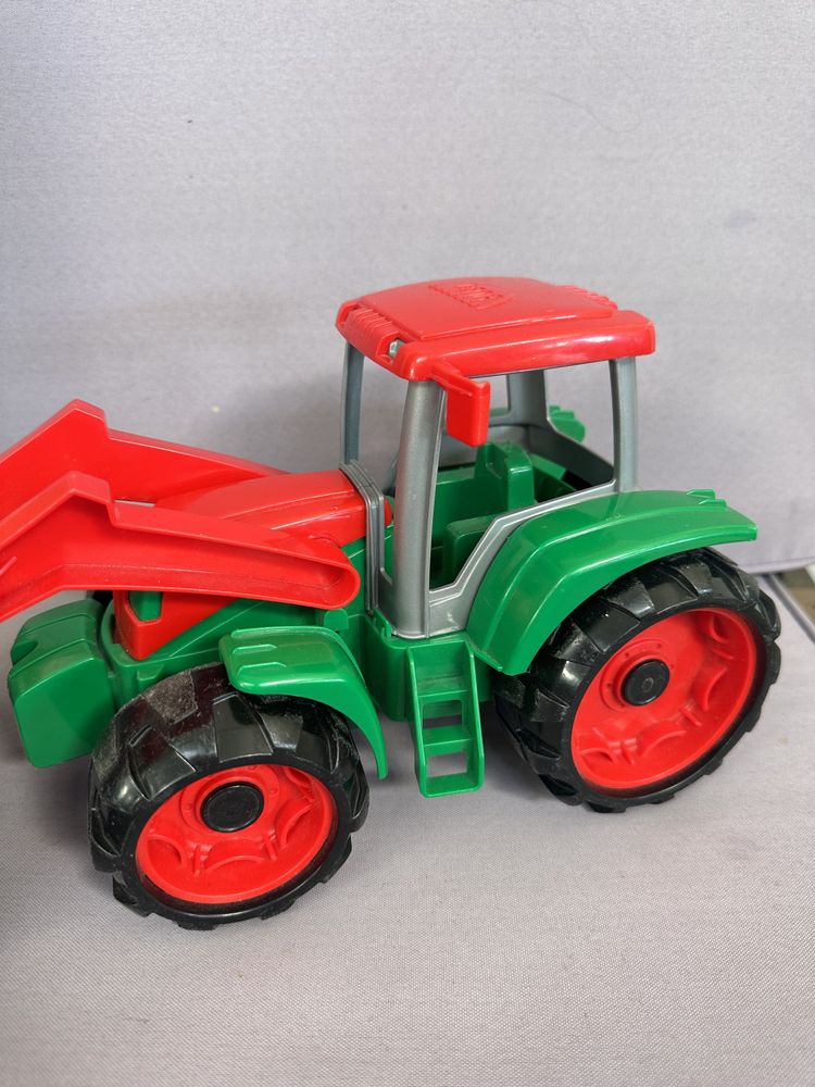Traktor z łyżka zabawka