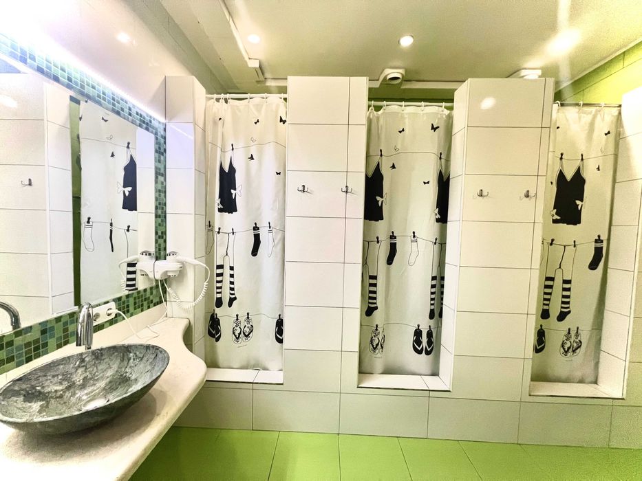 Чудесный новый хостел в Голосеевском районе . Удобный доступ .