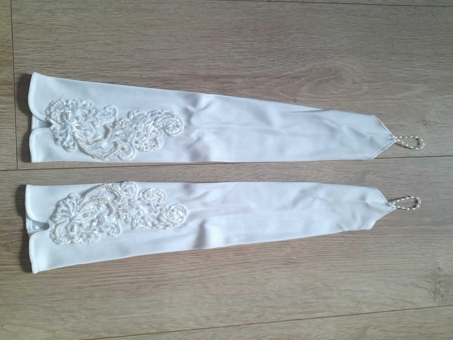 Suknia ślubna + sztywna halka + rękawiczki + długi welon