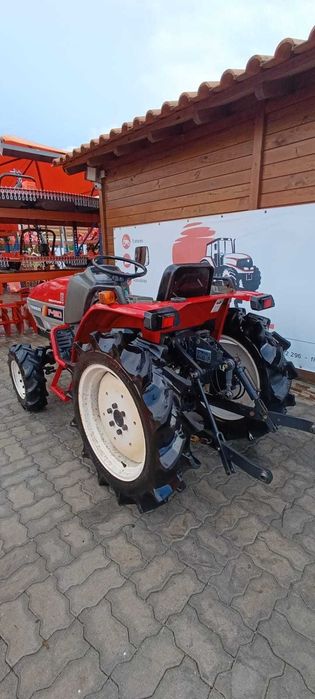 Campanha de Natal: Trator Yanmar F180  + 4 alfaias POUPE 1250€