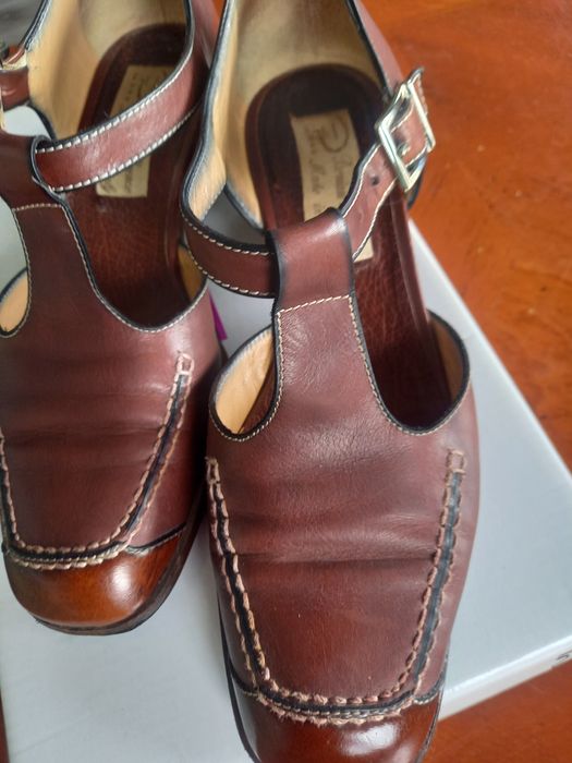 Włoskie brązowe buciki szyte ręcznie
