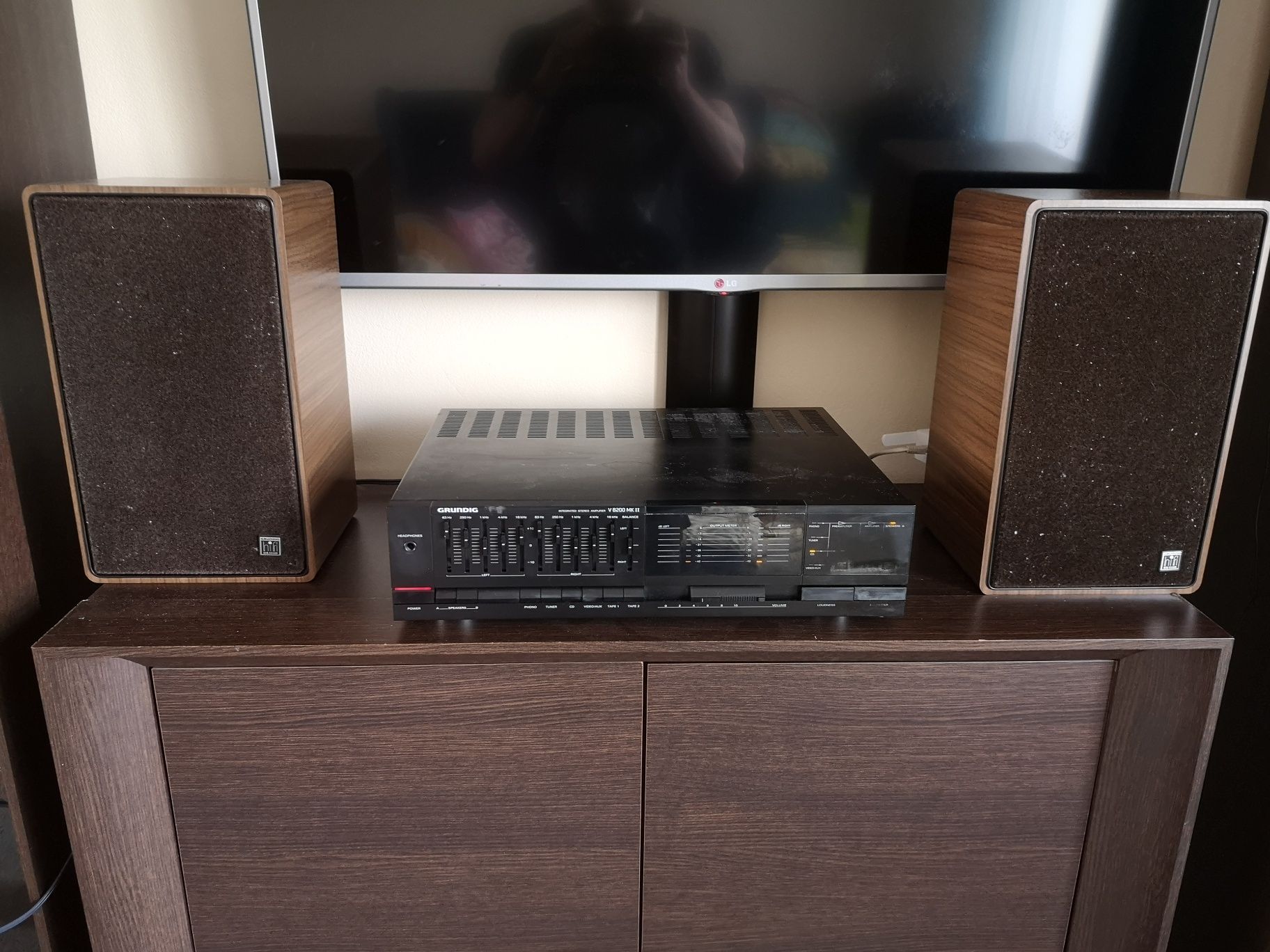 Zestaw Grundig V8200mk2 + Grundig Hifi Box 450 Professional