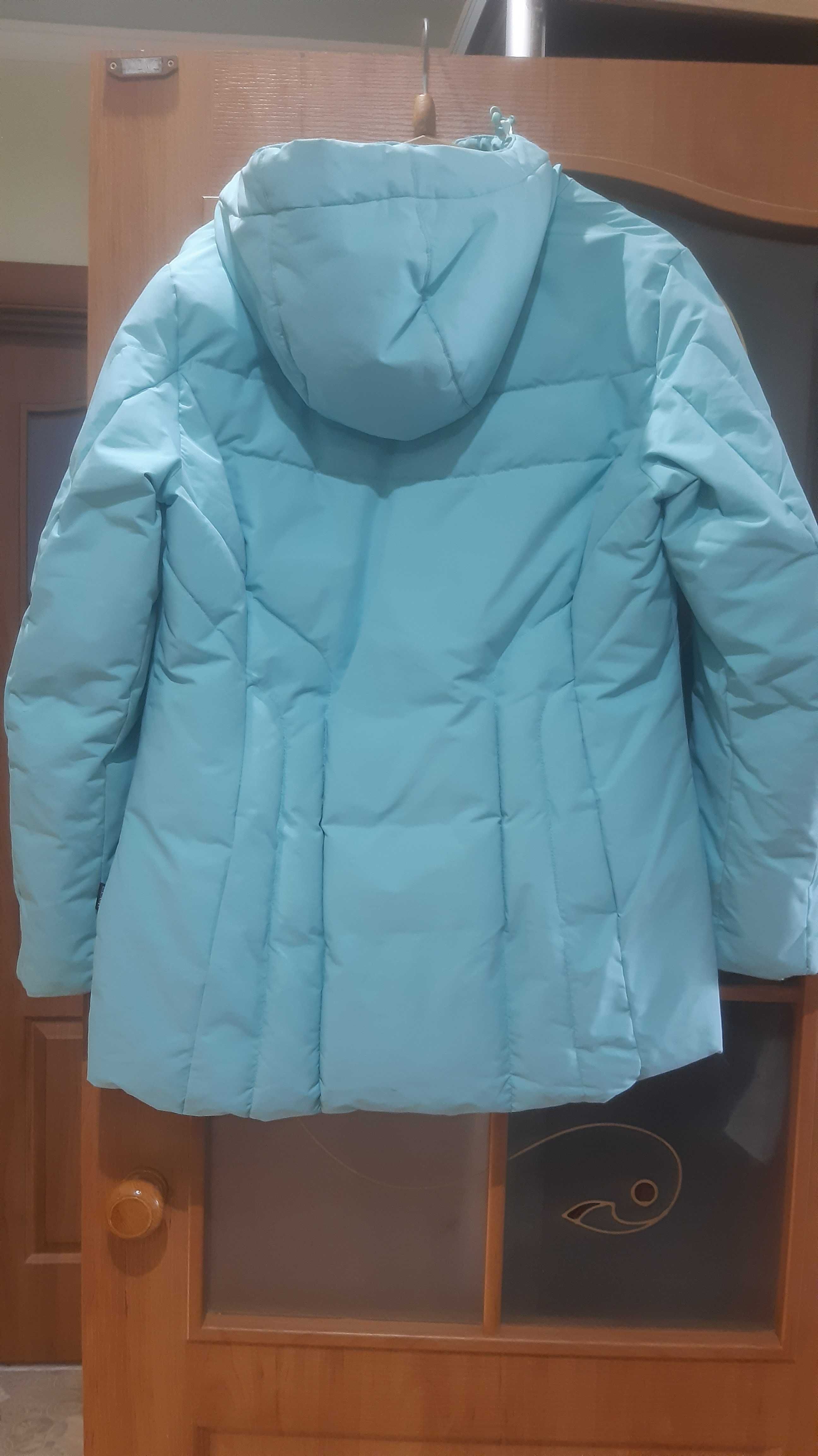 Продам осенне-зимнюю куртку фирмы Glissade