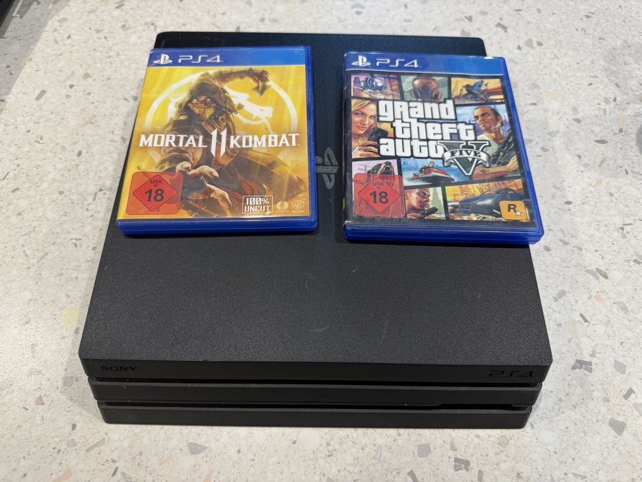 Play Station 4 Pro, 1 Tb + 2 игры