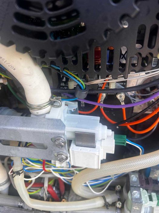 Piec konwekcyjno-parowy Rational SCC 61 E z orginalna podstawa