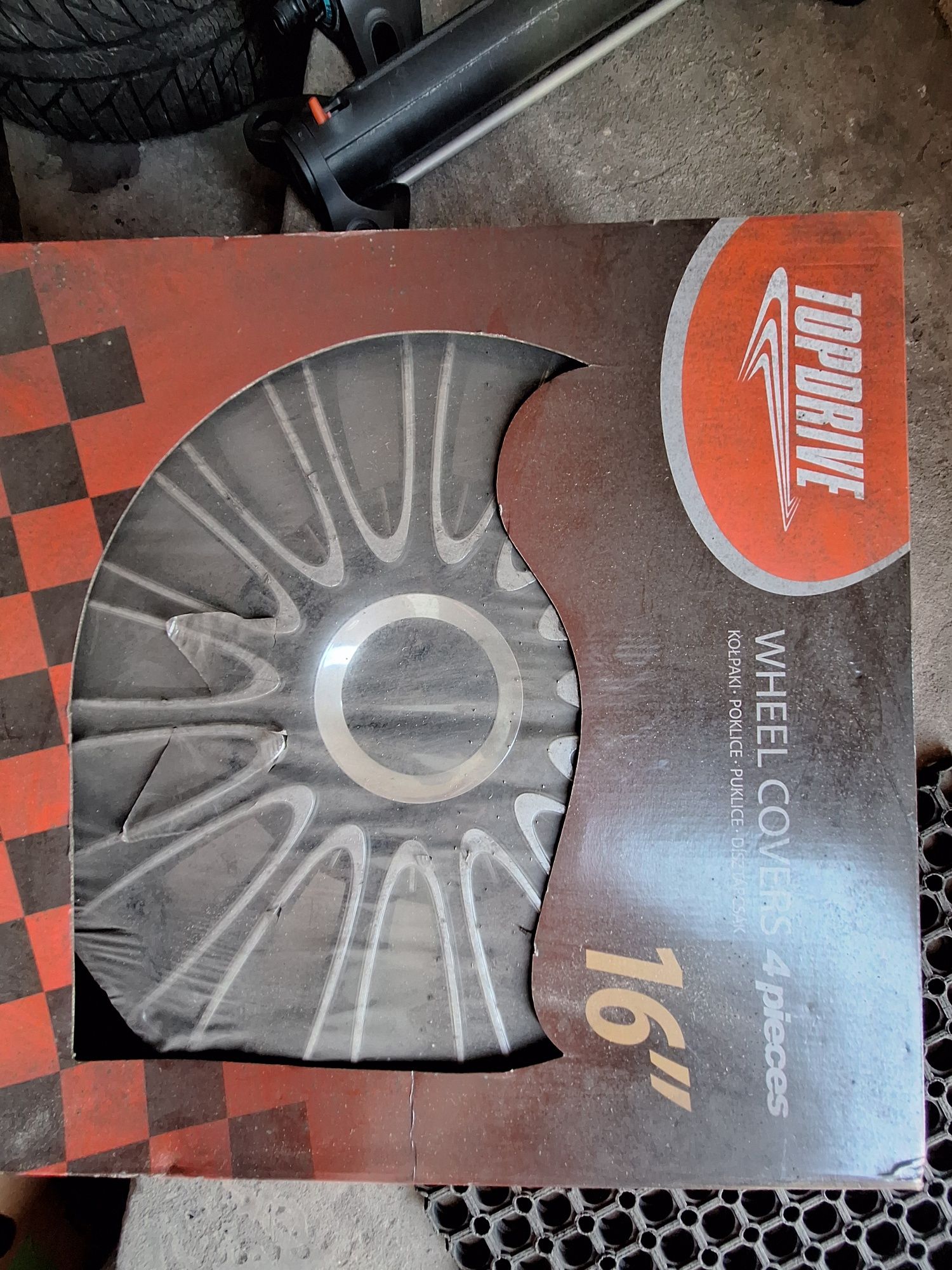 Opony zimowe VIKING TECH II 205/60 R16 H XL ma stalowych felgach