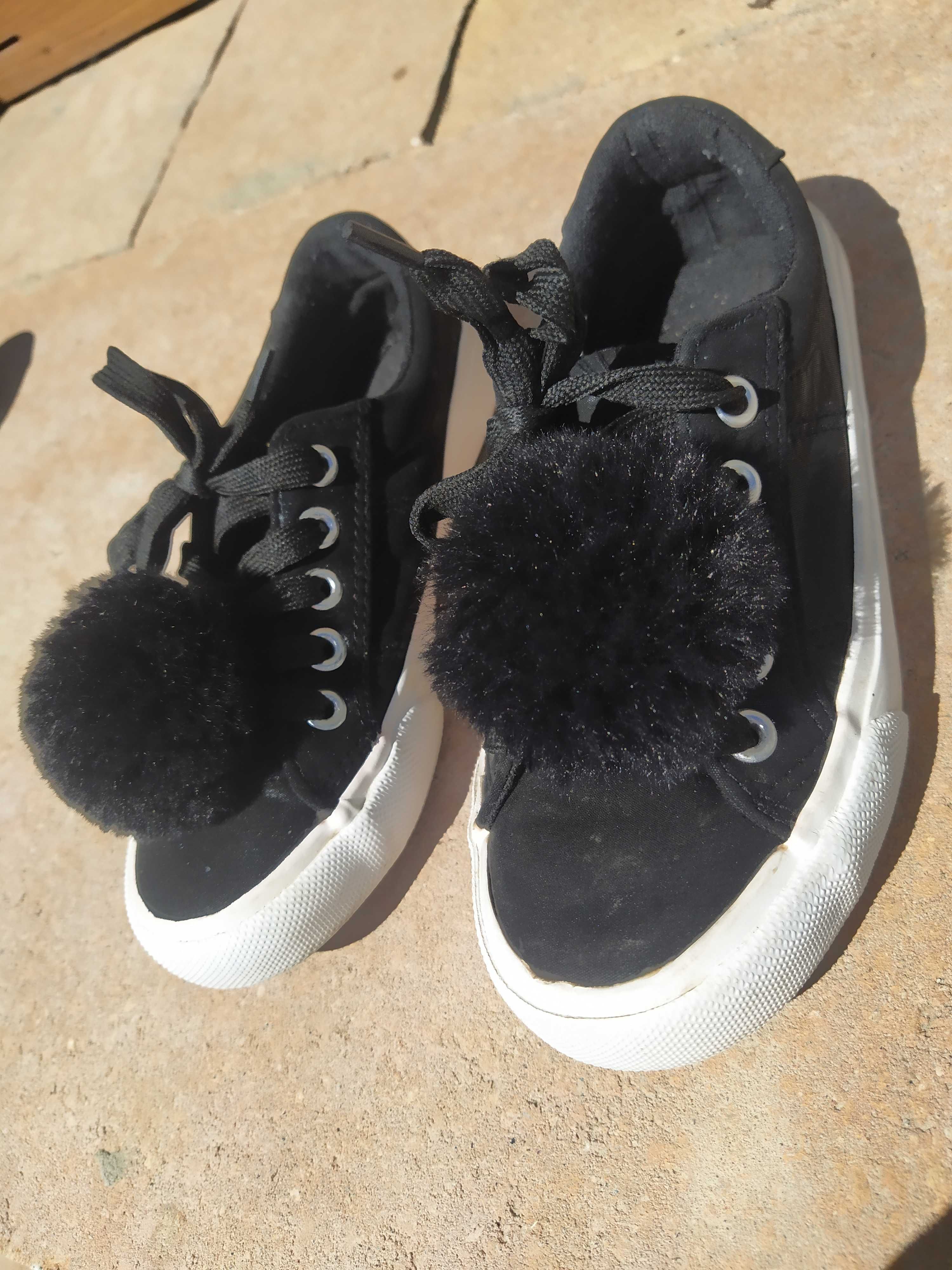 Buty dla dziewczynki r.29 dł. Wkładki 18 cm