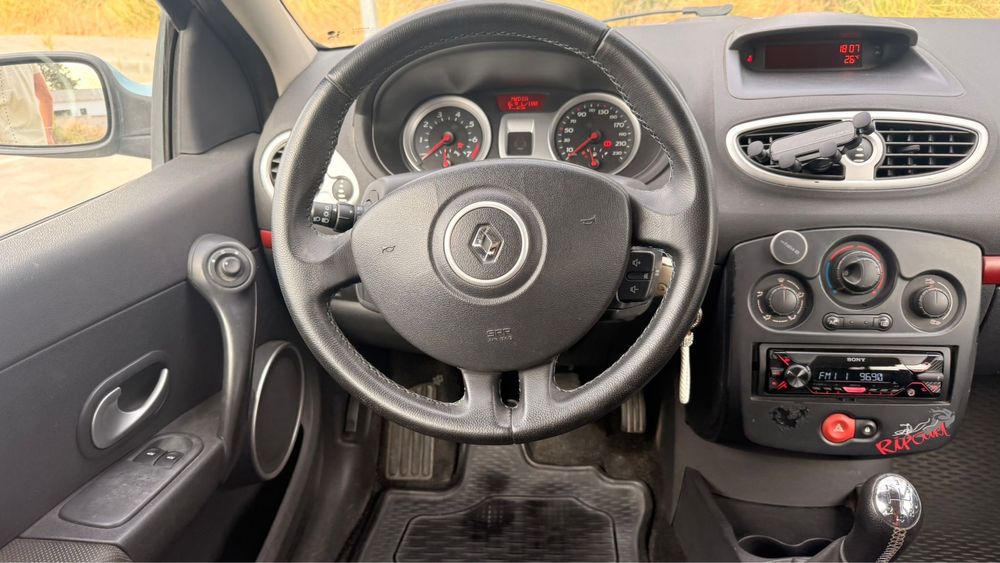 Renault Clio 1.2 16V 75