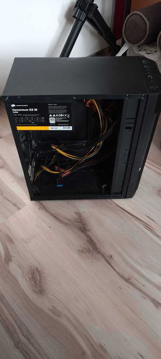 Części Komputerowe z Obudową