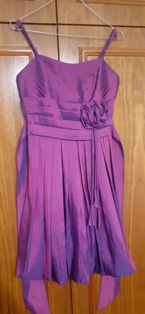 Vendo Vestido Rosa com encharpe