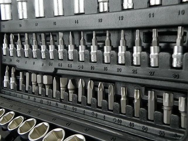 Набор инструментов головок ключей 108 ел. из хром ванадиум стали