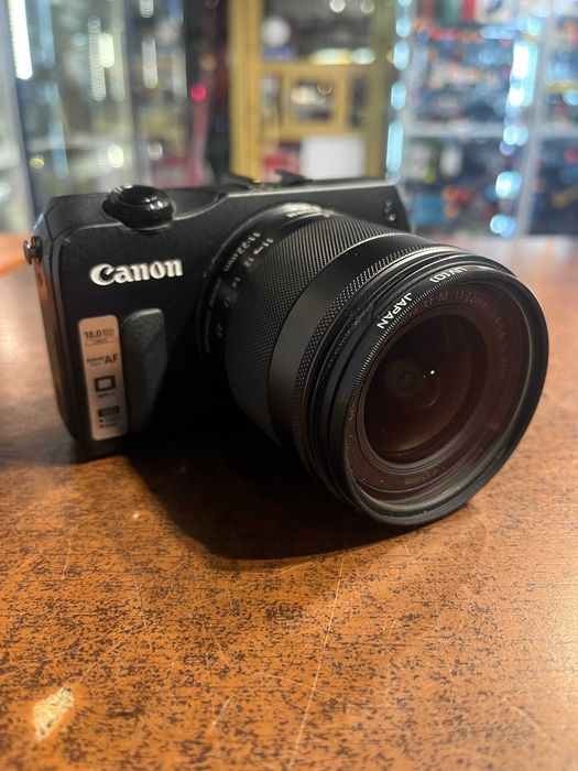 Aparat Canon EOS M DS126391 / obiektyw EF-M 11-22mm