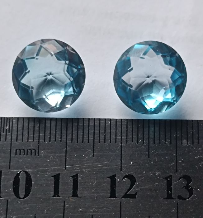 топаз камень (2шт)