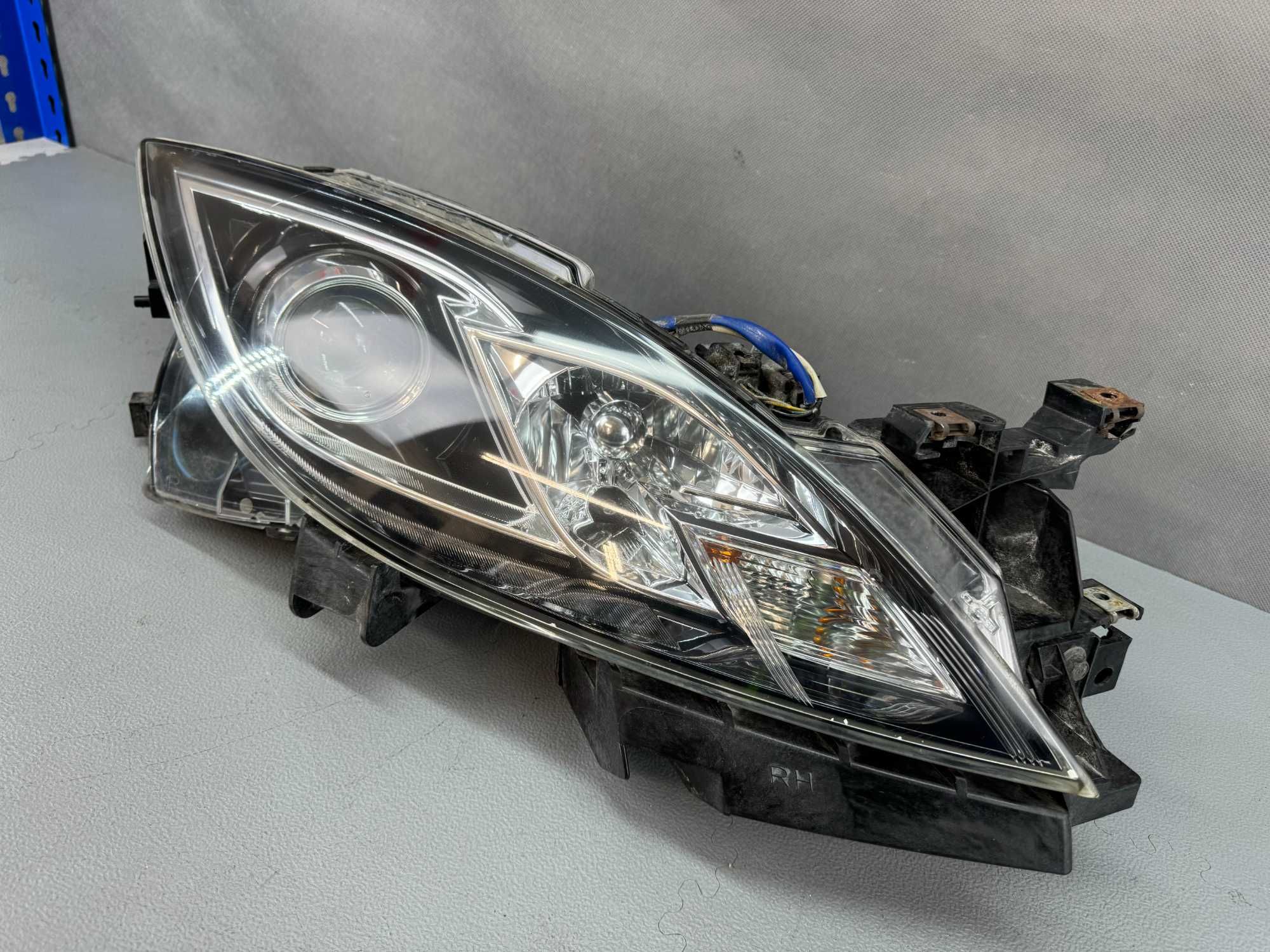 Mazda 6 II GH 07-10r. Lampa Przód Przednia Bi-Xenon Prawa EU Kompletna