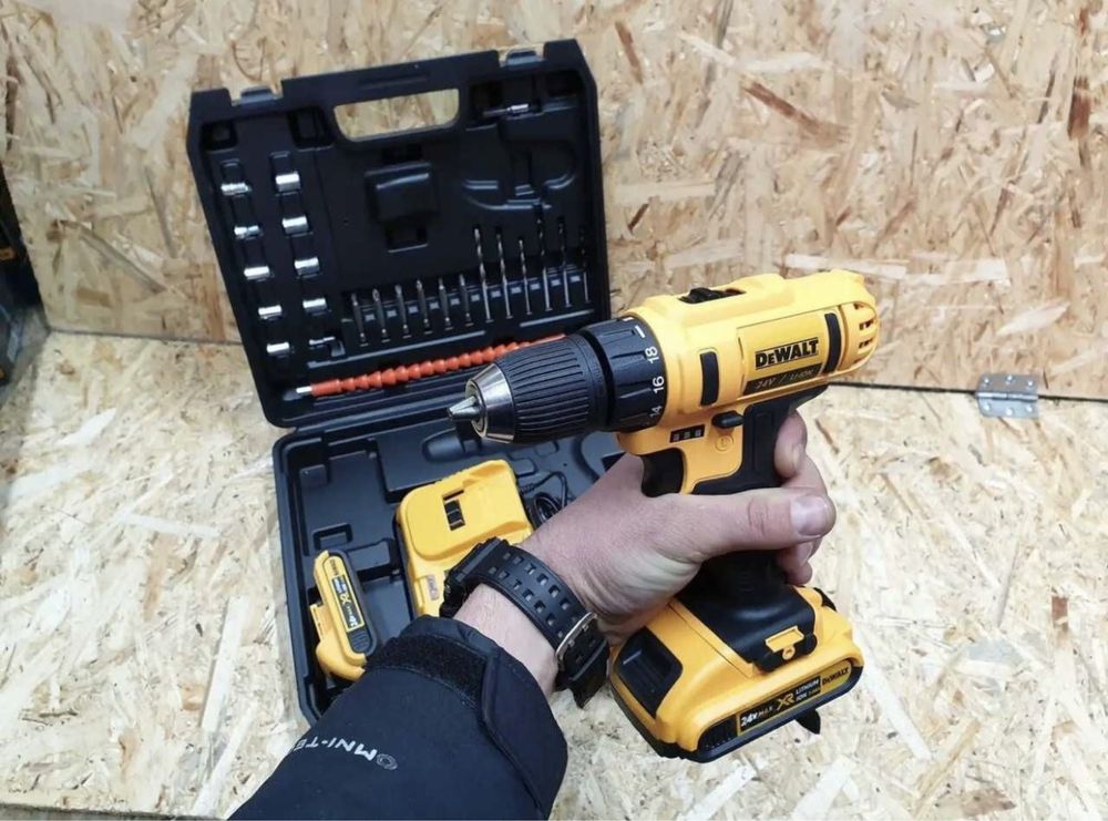 Акумуляторний шуруповерт Dewalt 24B c DFR