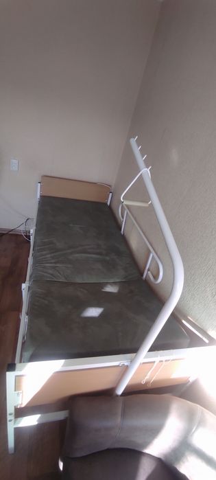 Кровать медицинская для лежачих больных .