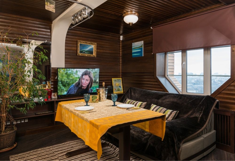 The Sky Loft.  Пентхаус із кінотеатром.  25 поверх.