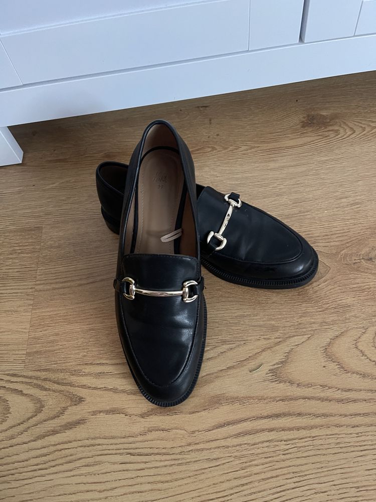Czarne mokasyny z klamra 39 h&m