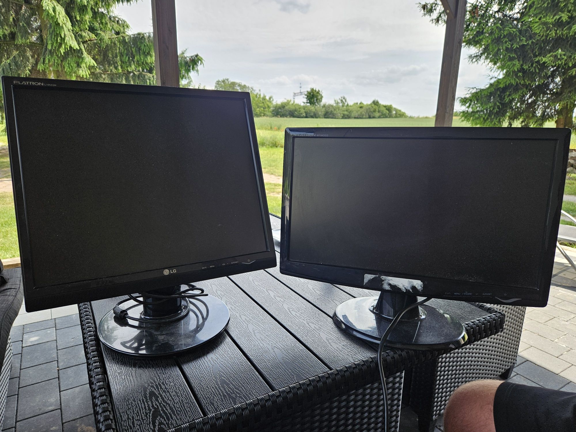 Sprzedam monitory LG FLATRON L1954SM W1943SS L1919S