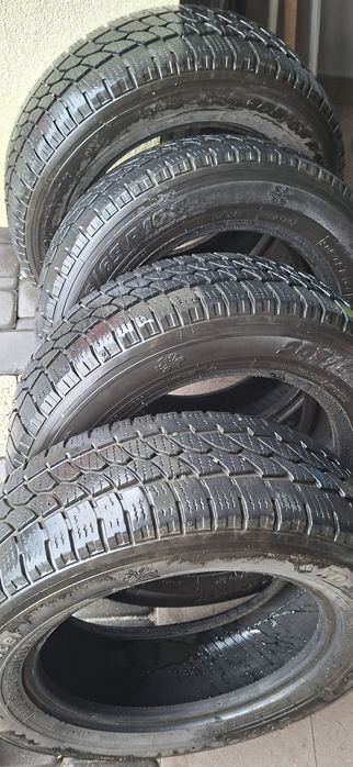 Opony zimowe 205 65r16c