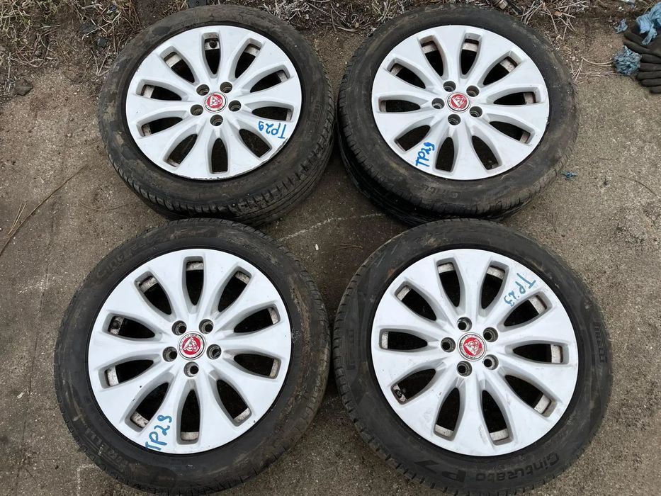 Alufelgi 17 cali z oponami Pirelli 255/55 R17 Jaguar XE