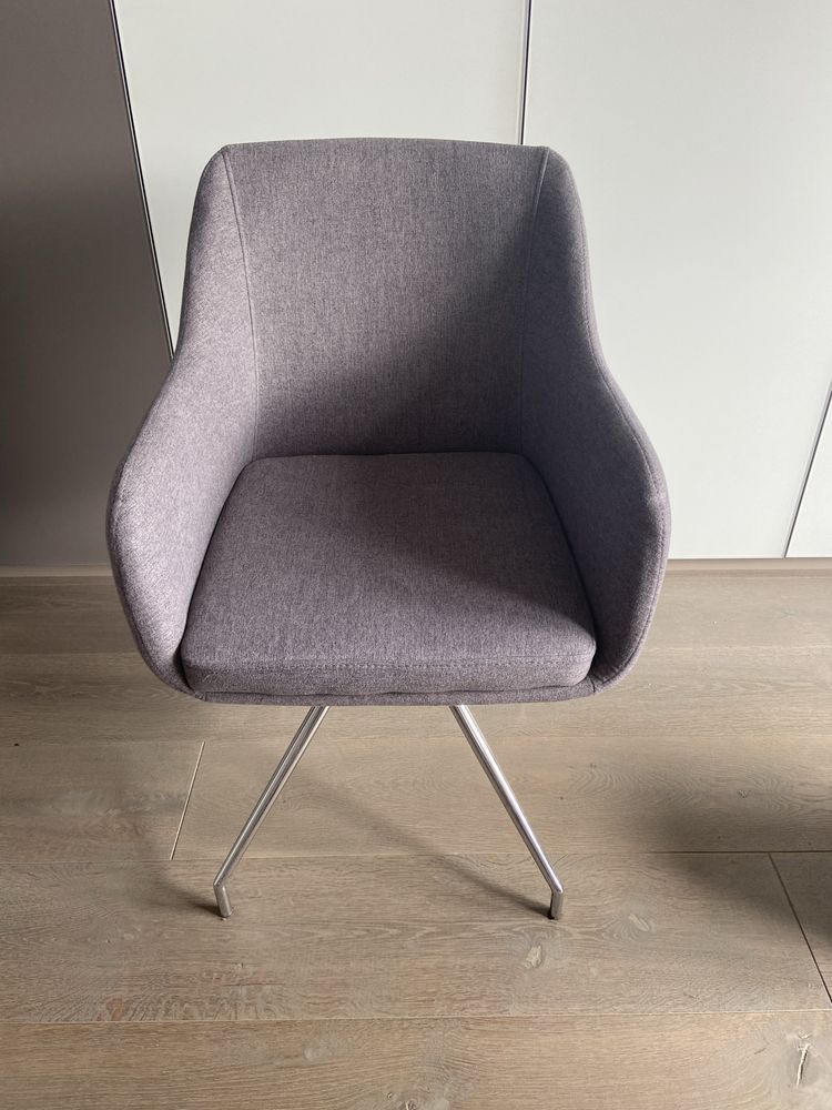 Fotel, krzesło tapicerowane szary srebrne nóżki Agata