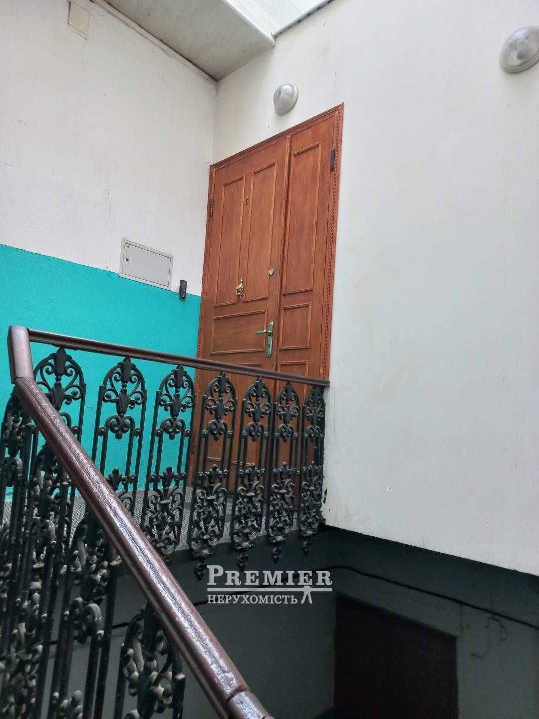 Ну где Вы ещё найдёте такую цену в центре?