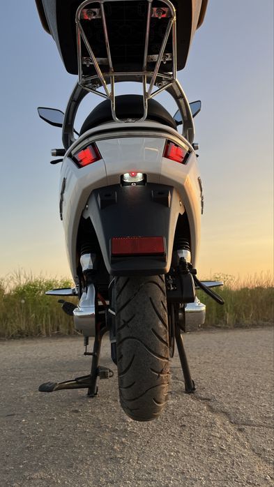 Электроскутер AIMA M3 Li (White) 1440 Wh