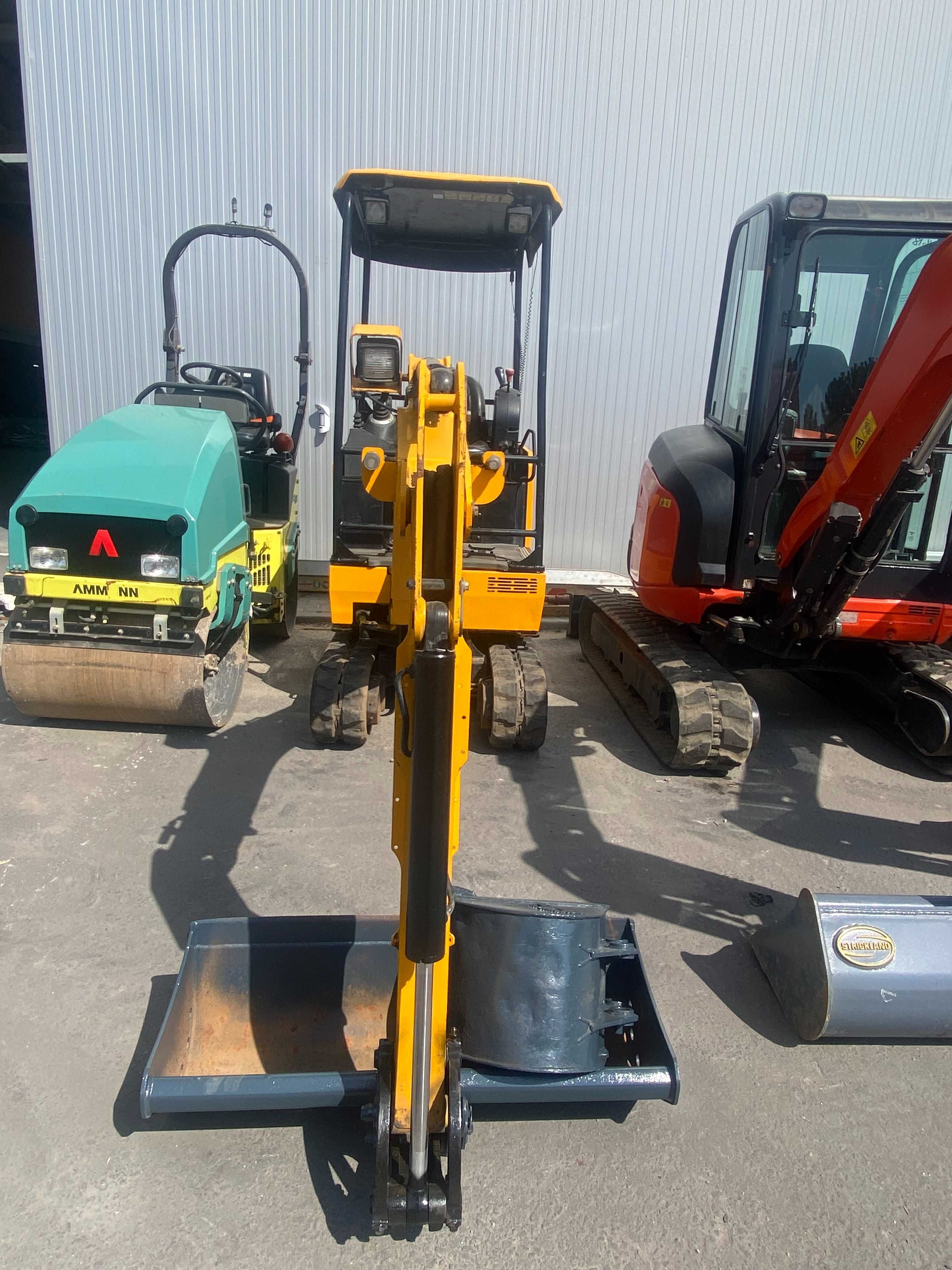 JCB 16C-1 de 2019