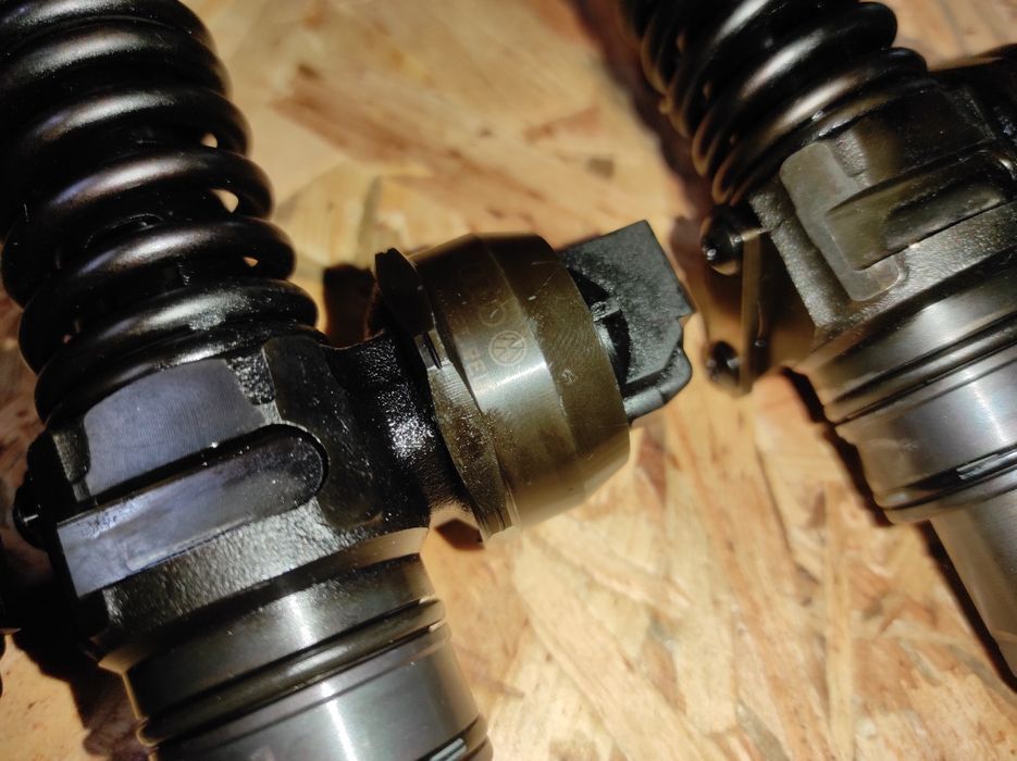 Б/у форсунка BOSCH Skoda Octavia VW Audi 038130073BQ-0414720312