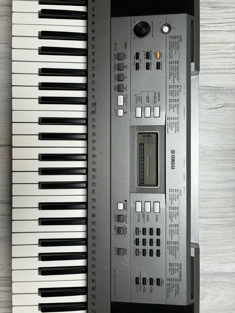 Keyboard Yamaha PSR-E353