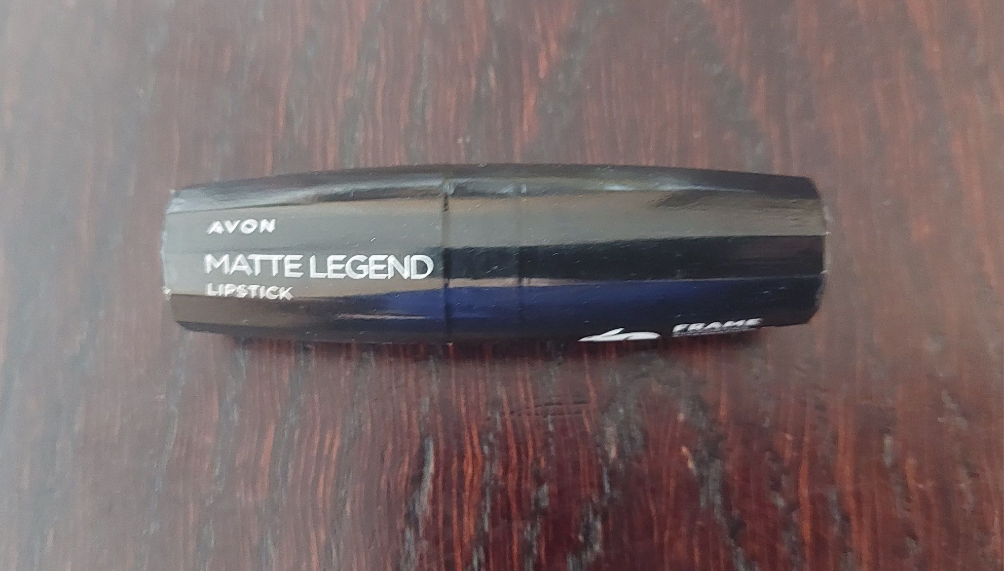 Avon Mattel Legend matowa szminka pomadka do ust Ultimate