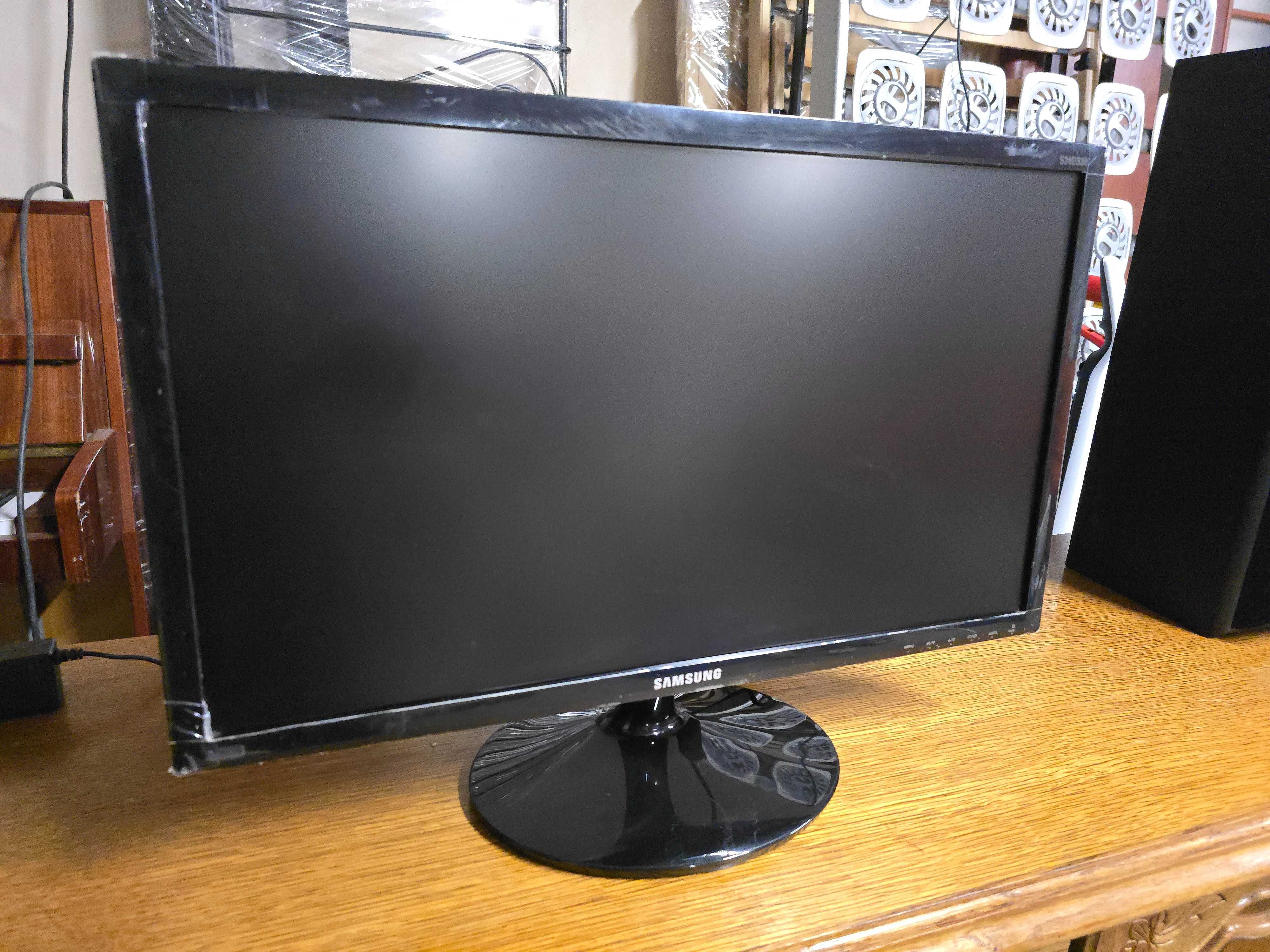 Monitor Samsung 24" w bardzo dobrym stanie