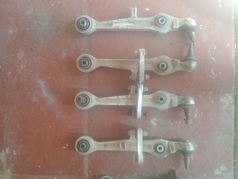 Ричаг важіль передньої підвіски Пассат Passat Б5