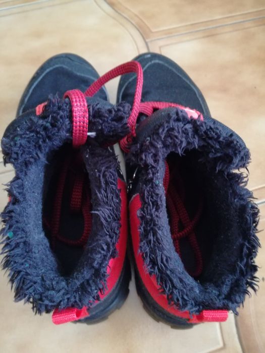 Botas de criança impermeáveis