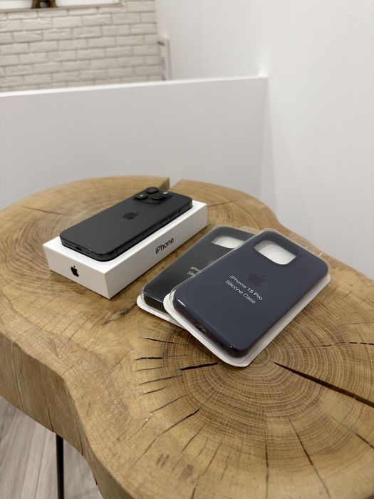 iPhone 15 Pro 8GB / 128GB Black Titanium bateria 87% - jak nowy